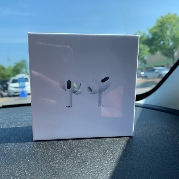 Apple AirPods Pros - Picture 1 of 1